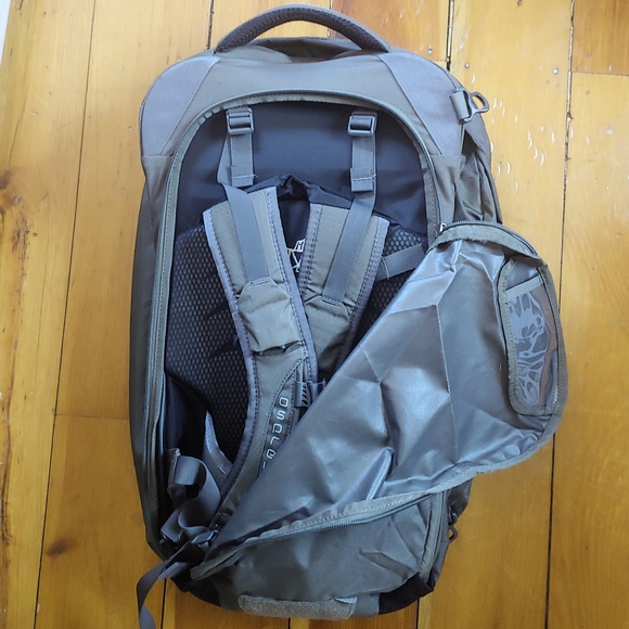 Osprey Fairview 40 Women's Travel Backpack - Picture 4 of 7